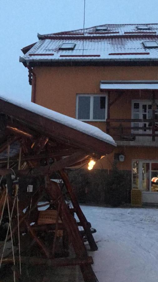 Bed and Breakfast Engi Panzio Ocna de Sus Zewnętrze zdjęcie