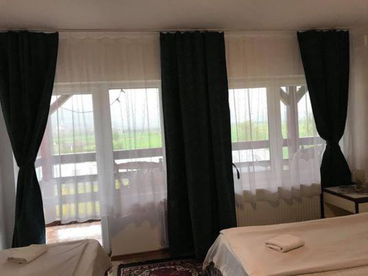Bed and Breakfast Engi Panzio Ocna de Sus Zewnętrze zdjęcie